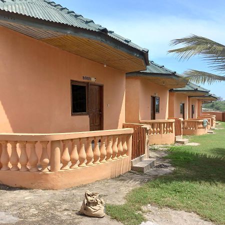 Comfort Beach Resort Biriwa Exterior photo