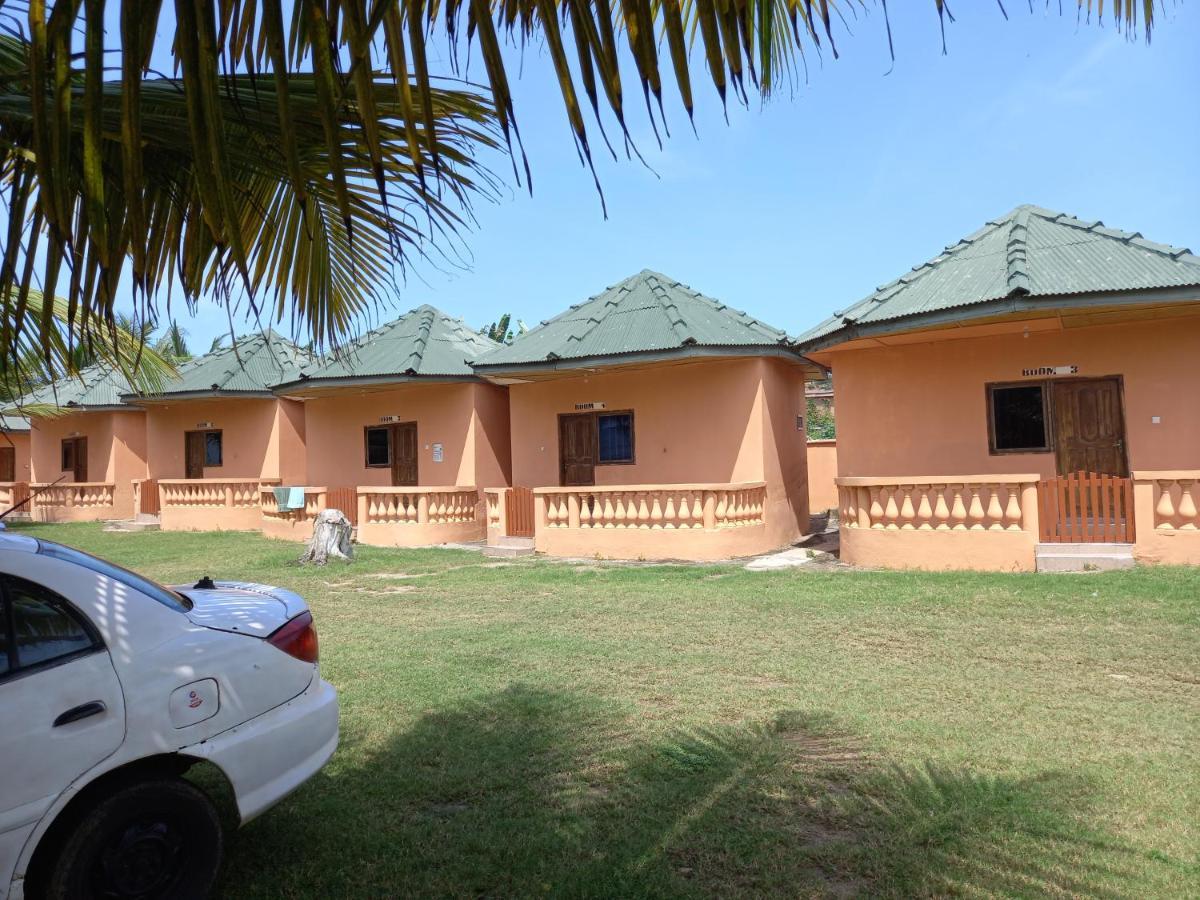 Comfort Beach Resort Biriwa Exterior photo